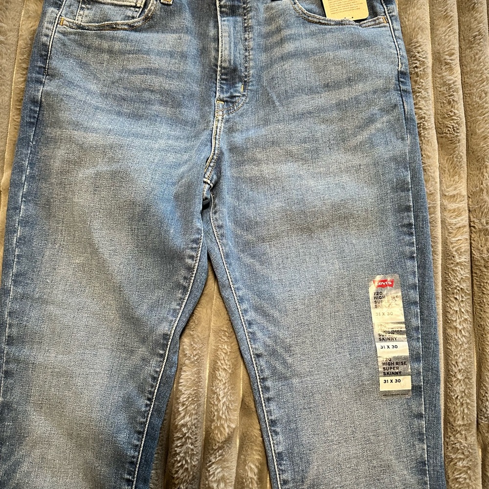 Levi's Women's Light Blue Skinny Jeans